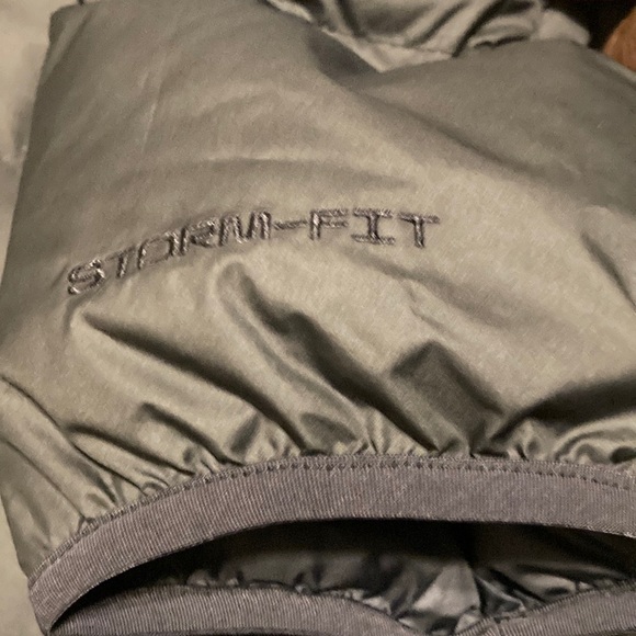 Nike Windrunner PrimaLoft Men’s Storm-fit Hooded Puffer Jacket - Black/Sail - Picture 7 of 14